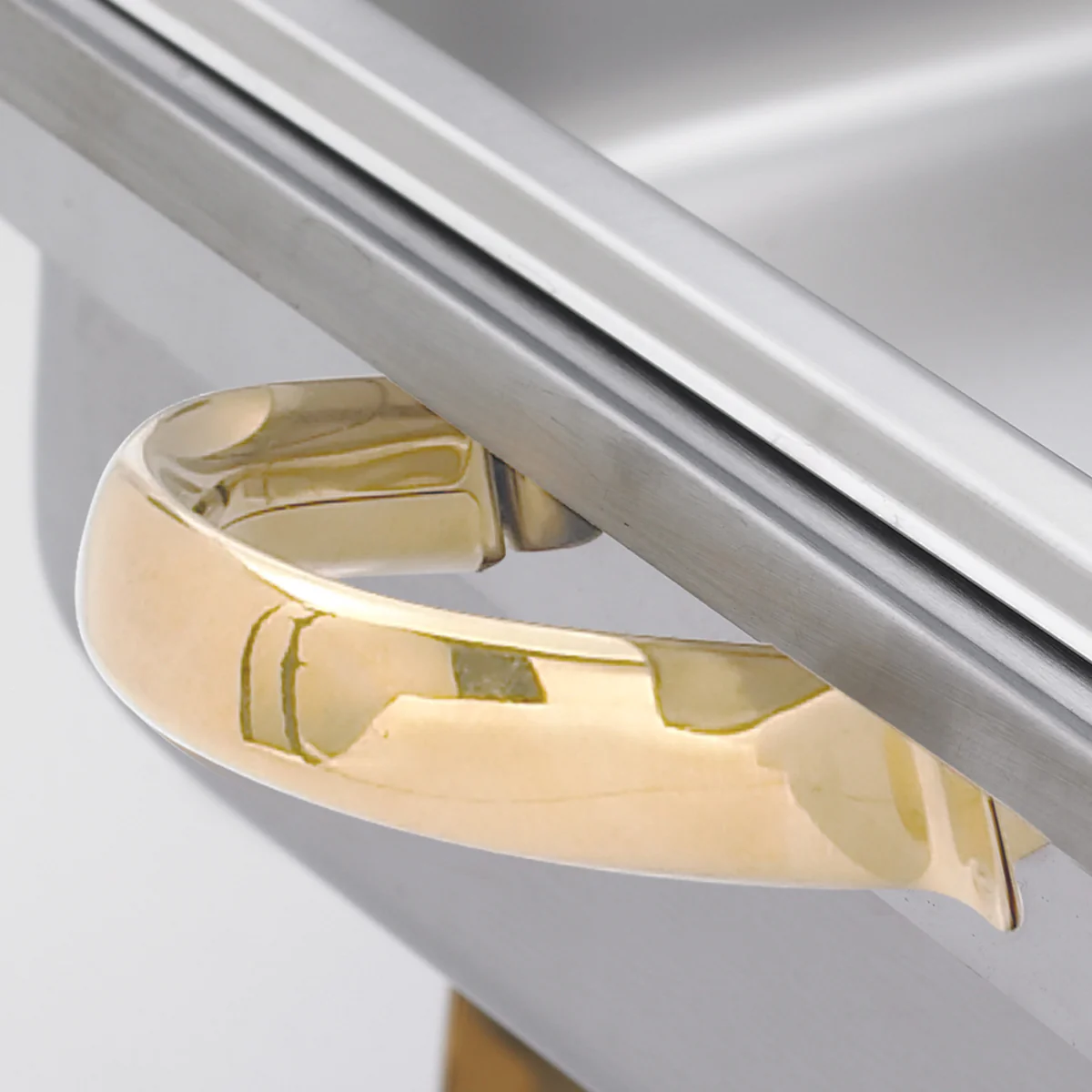 Winco 201 8 Quarts Canned Heat Chafing Dish Stainless Steel Mirror Finish - Image 3