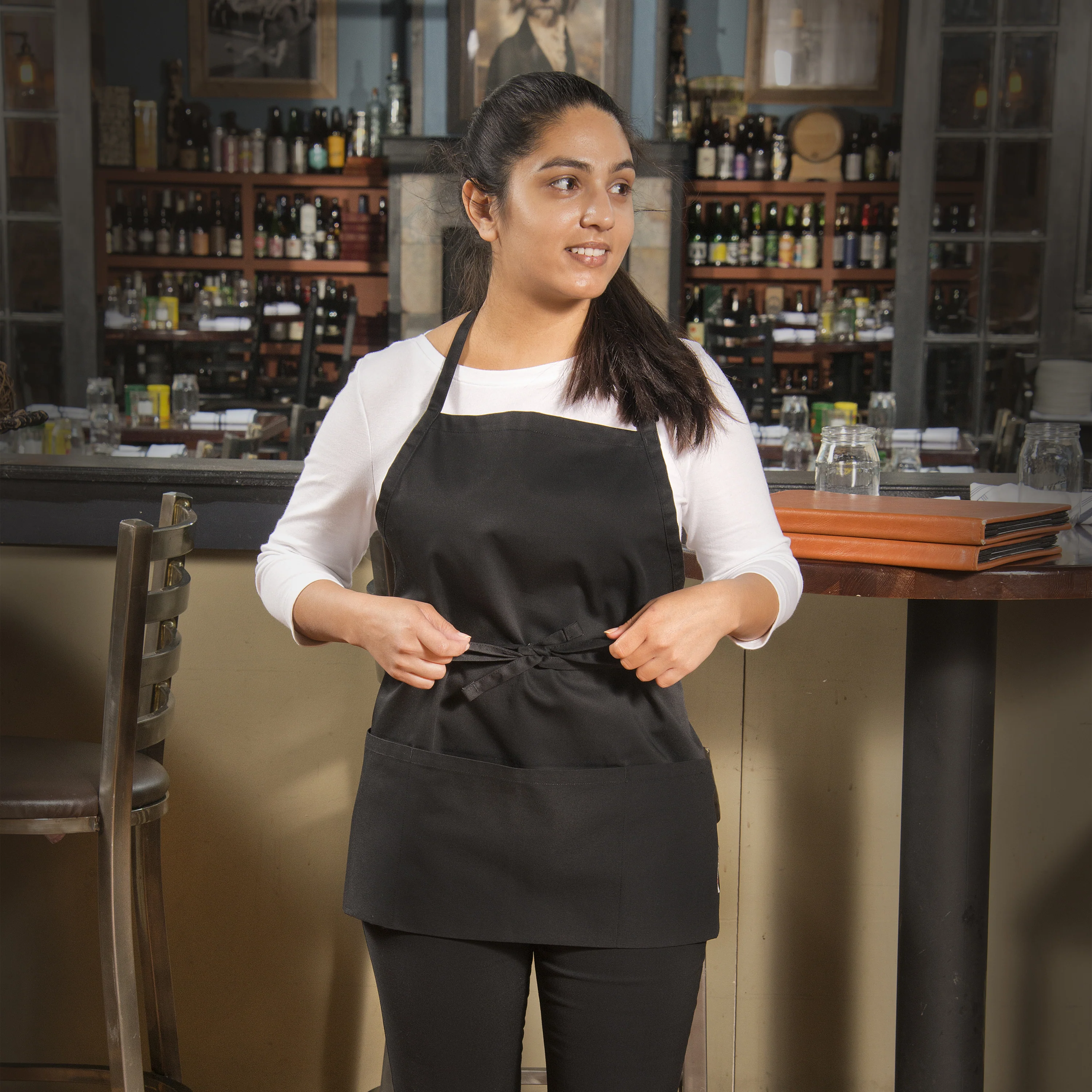 Winco BA-2724K 24 Inch Length Bib Apron with 3 Pockets Adjustable Neck Strap Black Poly-cotton - Image 5
