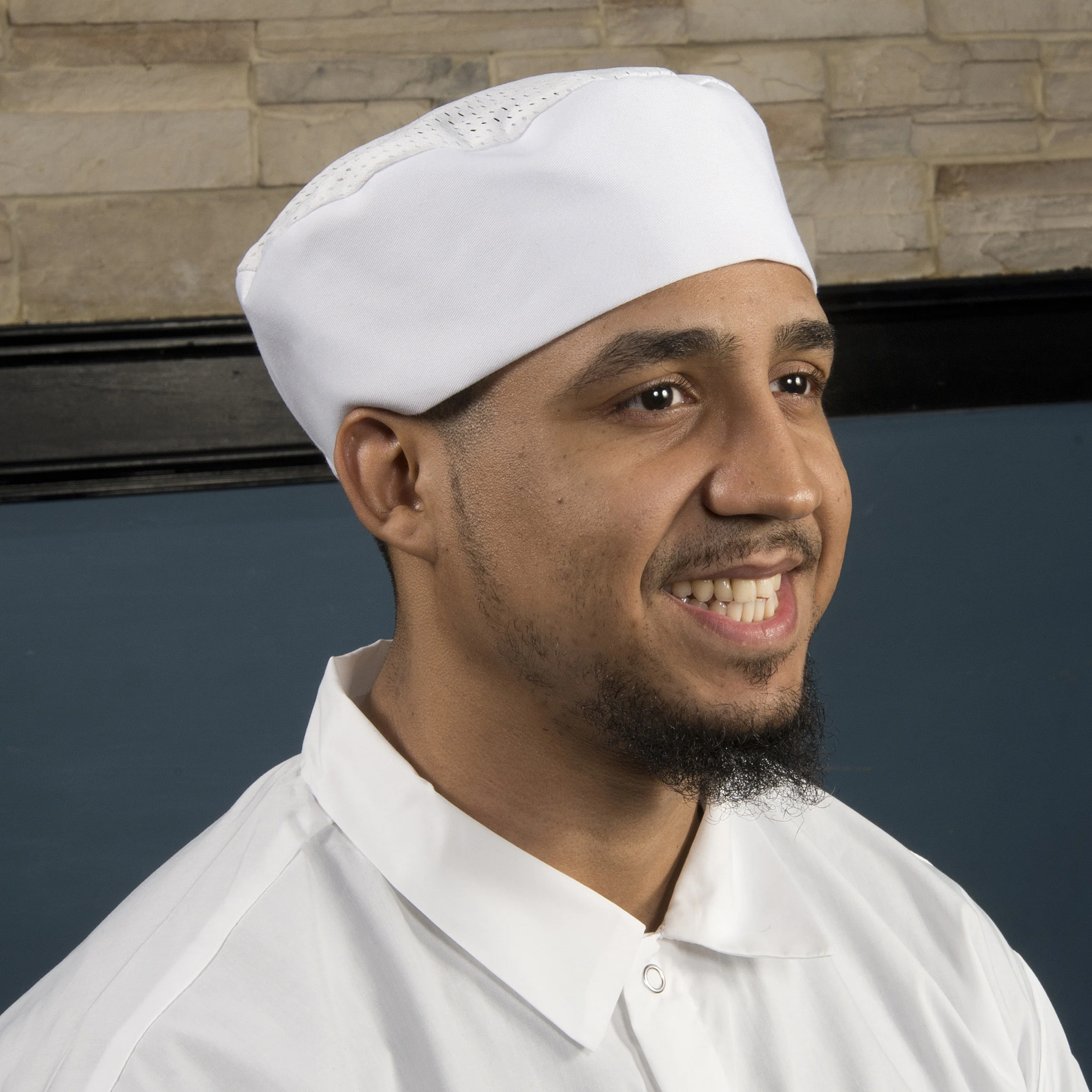 Winco CHPB-3WR Chef's Hat Ventilated Poly-Cotton Blend White - Image 4