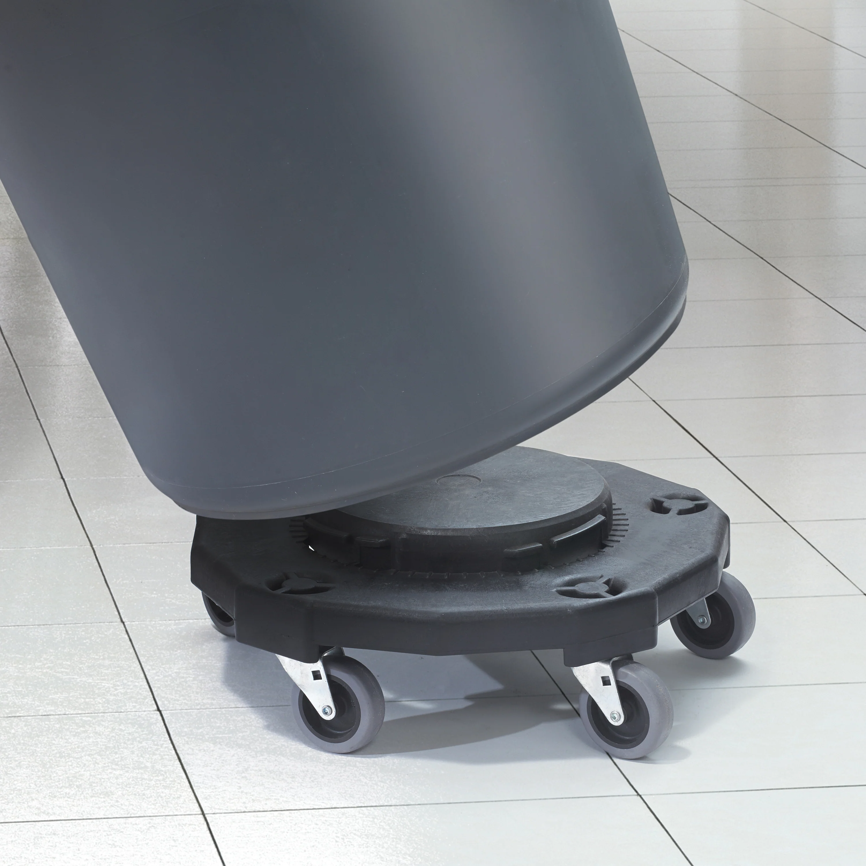 Winco DLR-2 Dolly 900 lbs Capacity Extra Heavy-duty Plastic - Image 2