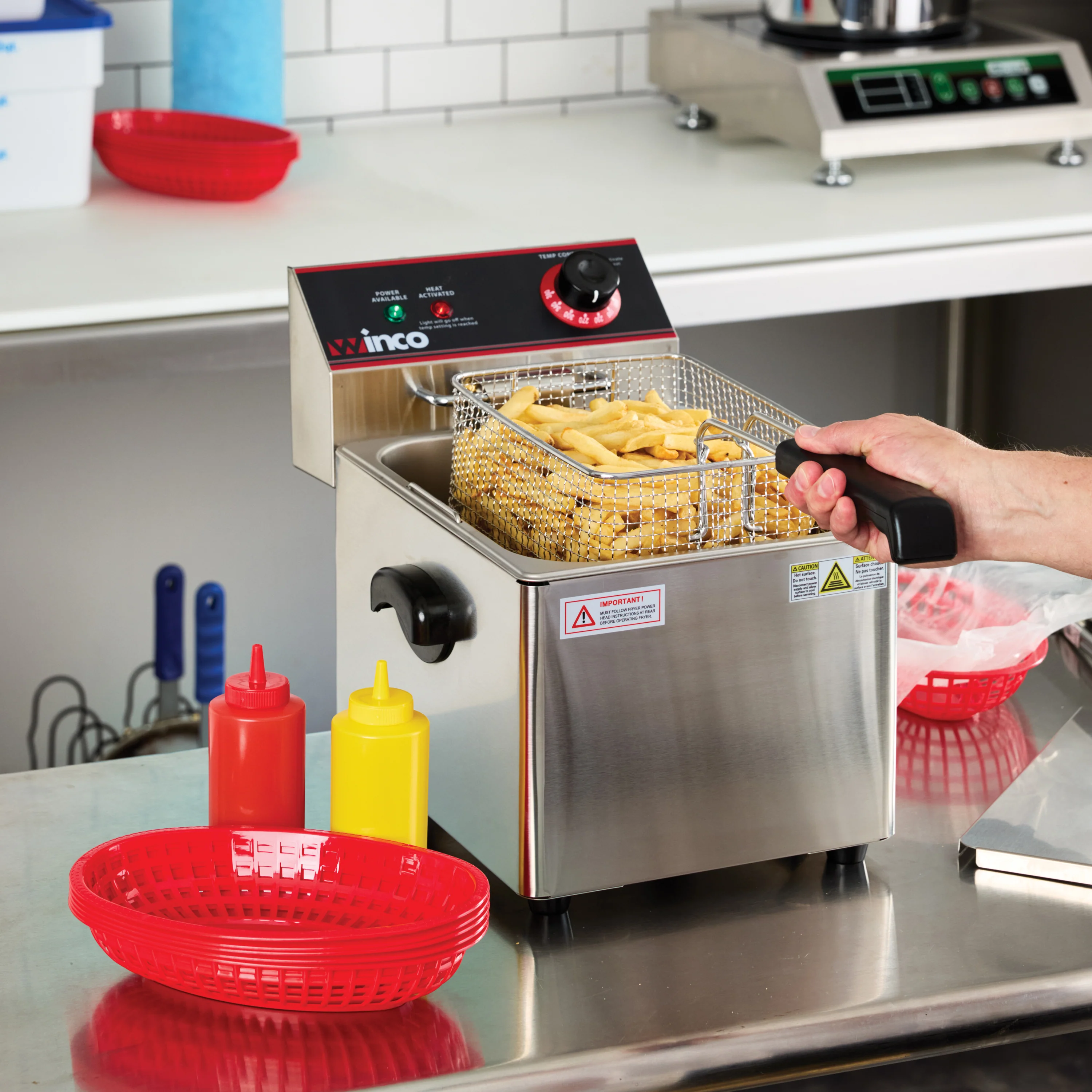 Winco EFS-16 11 Inch Deep Fryer Electric Countertop 16 lb Oil Capacity with Fry Basket - Image 2