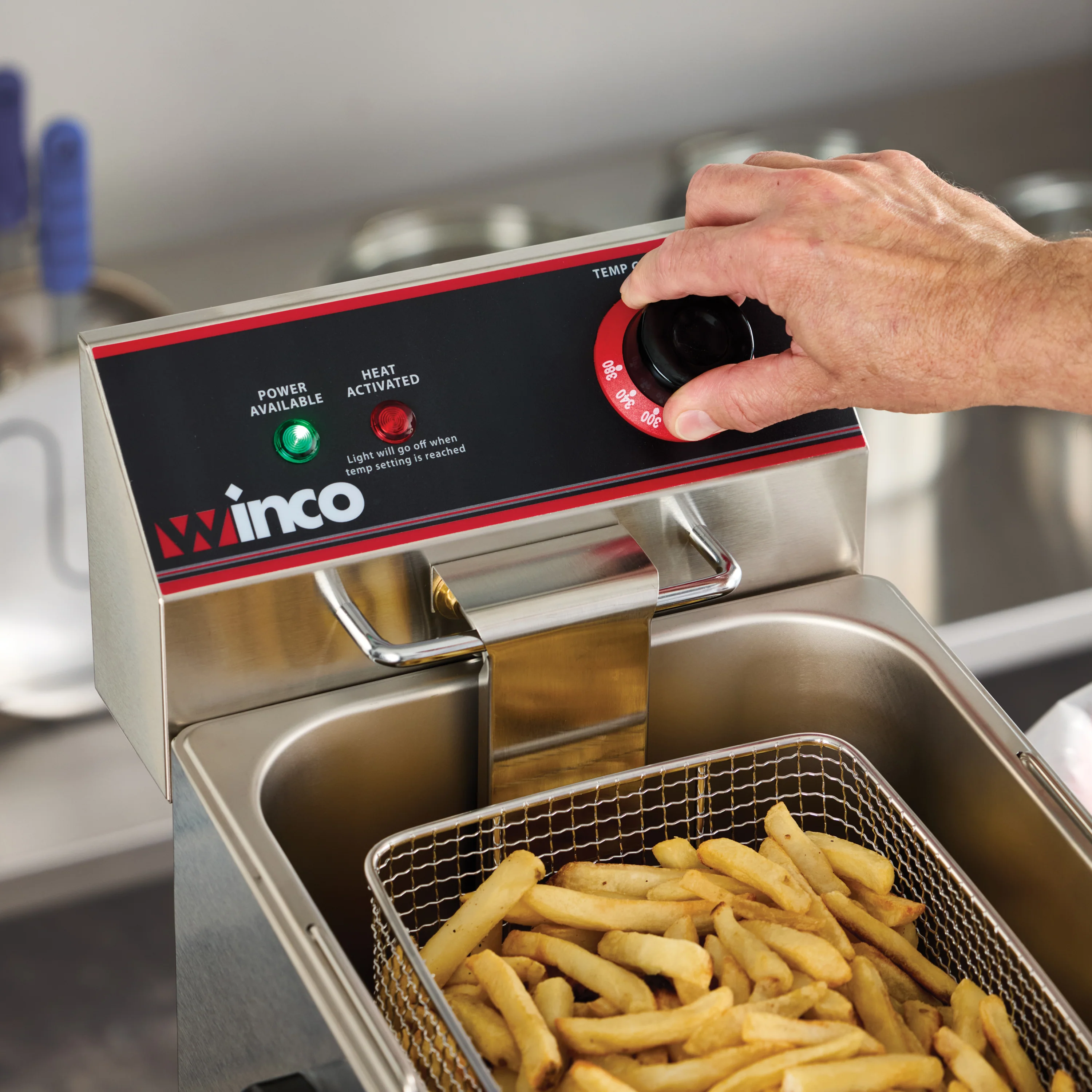 Winco EFS-16 11 Inch Deep Fryer Electric Countertop 16 lb Oil Capacity with Fry Basket - Image 3