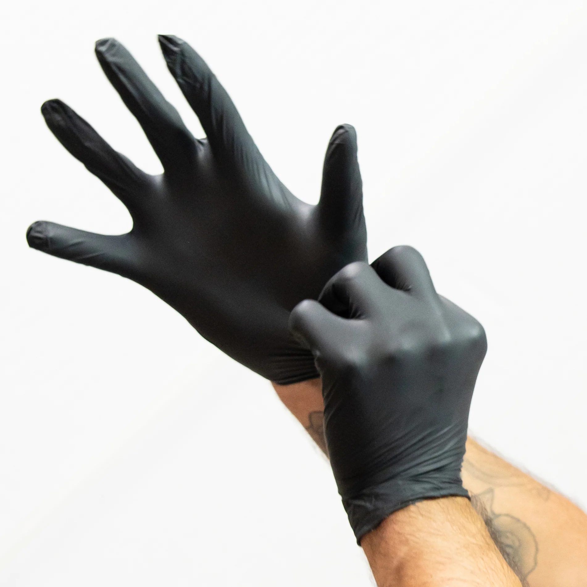 Winco GLN-MB Medium Nitrile Disposable Gloves Black Powder-Free 100 Pack - Image 3
