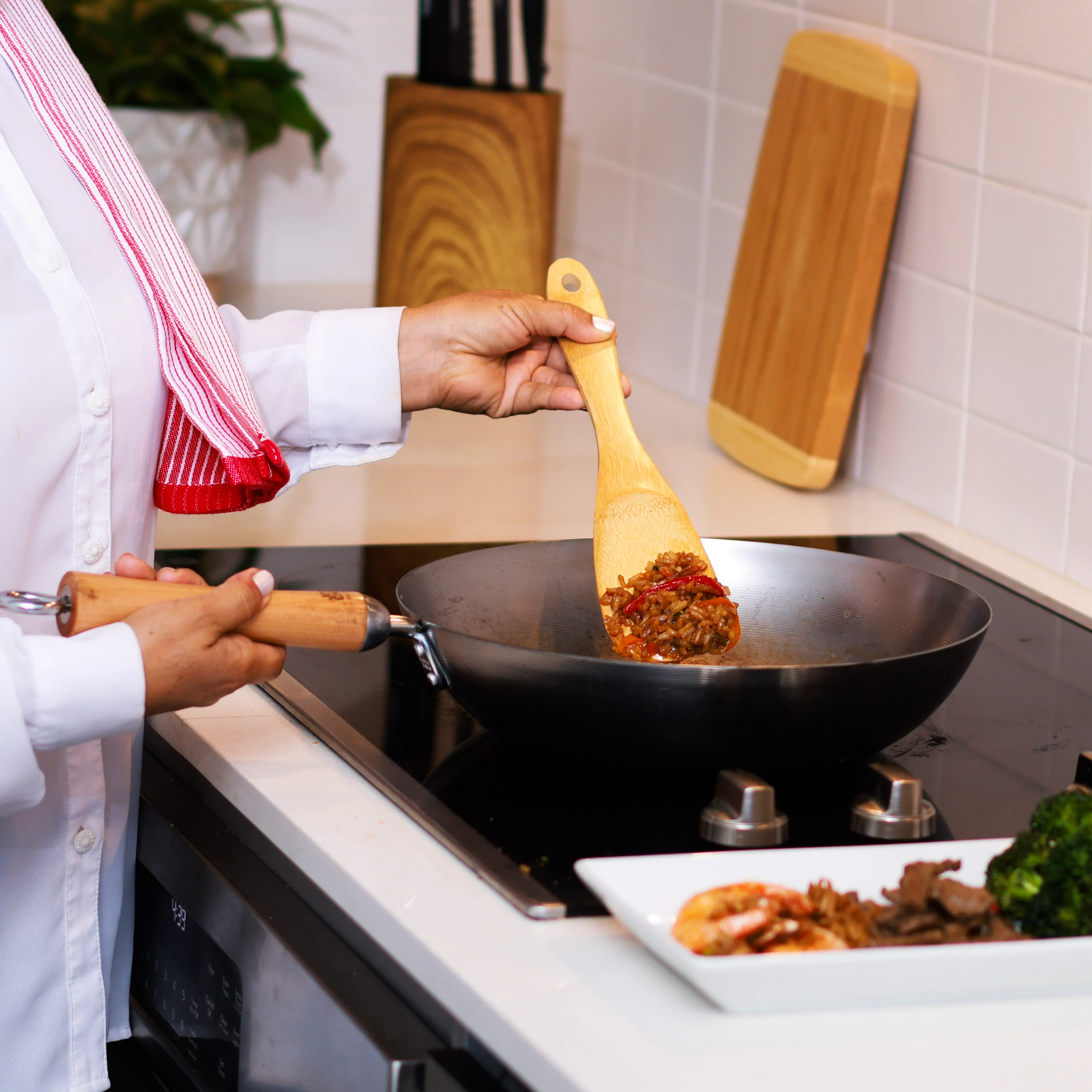 Carbon Steel Stir-Fry Pan 12 Inch - Winco J21-9979 Joyce Chen Birch Handle - Image 3