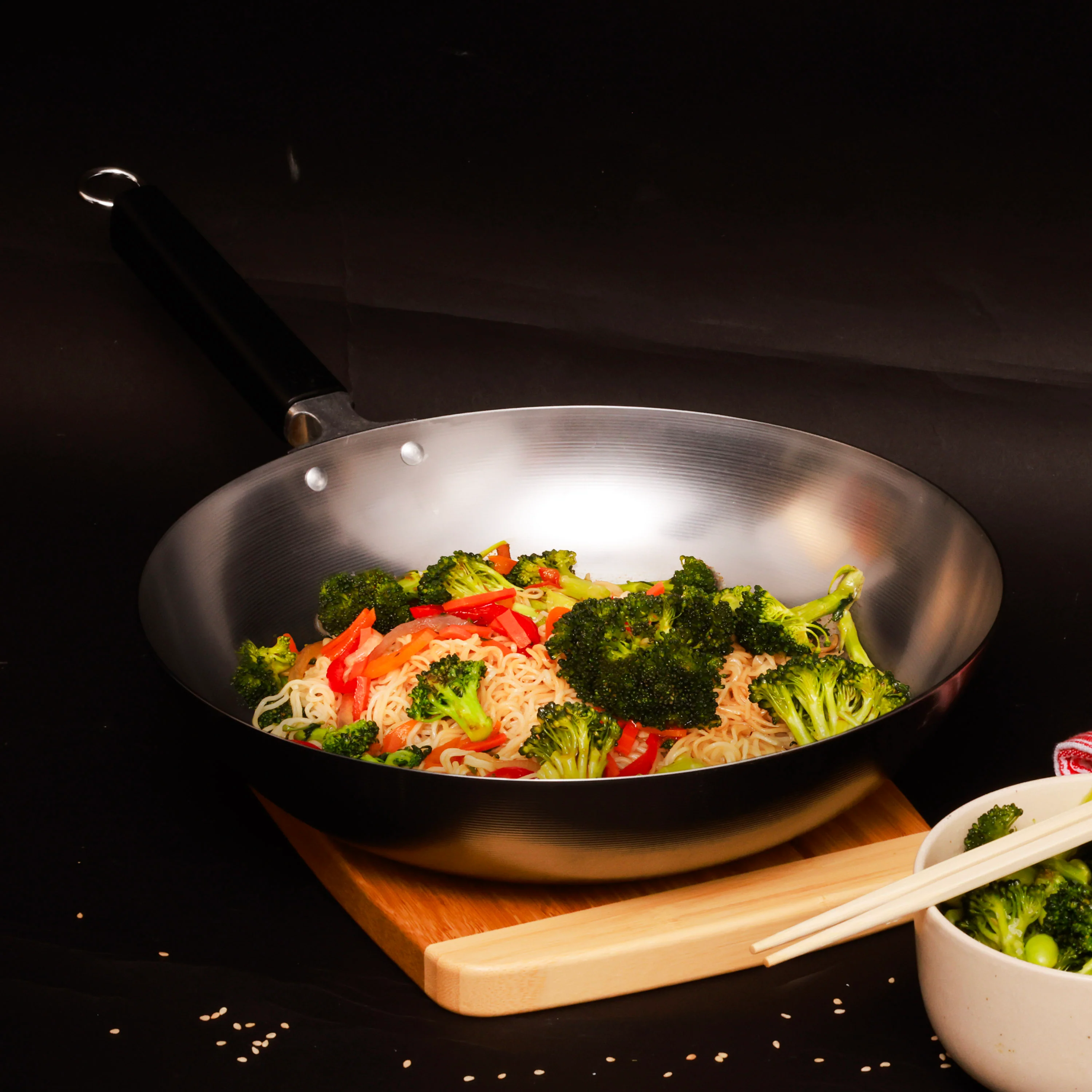 Winco J22-0050 12 Inch Stir Fry Pan with phenolic handle carbon steel - Image 5