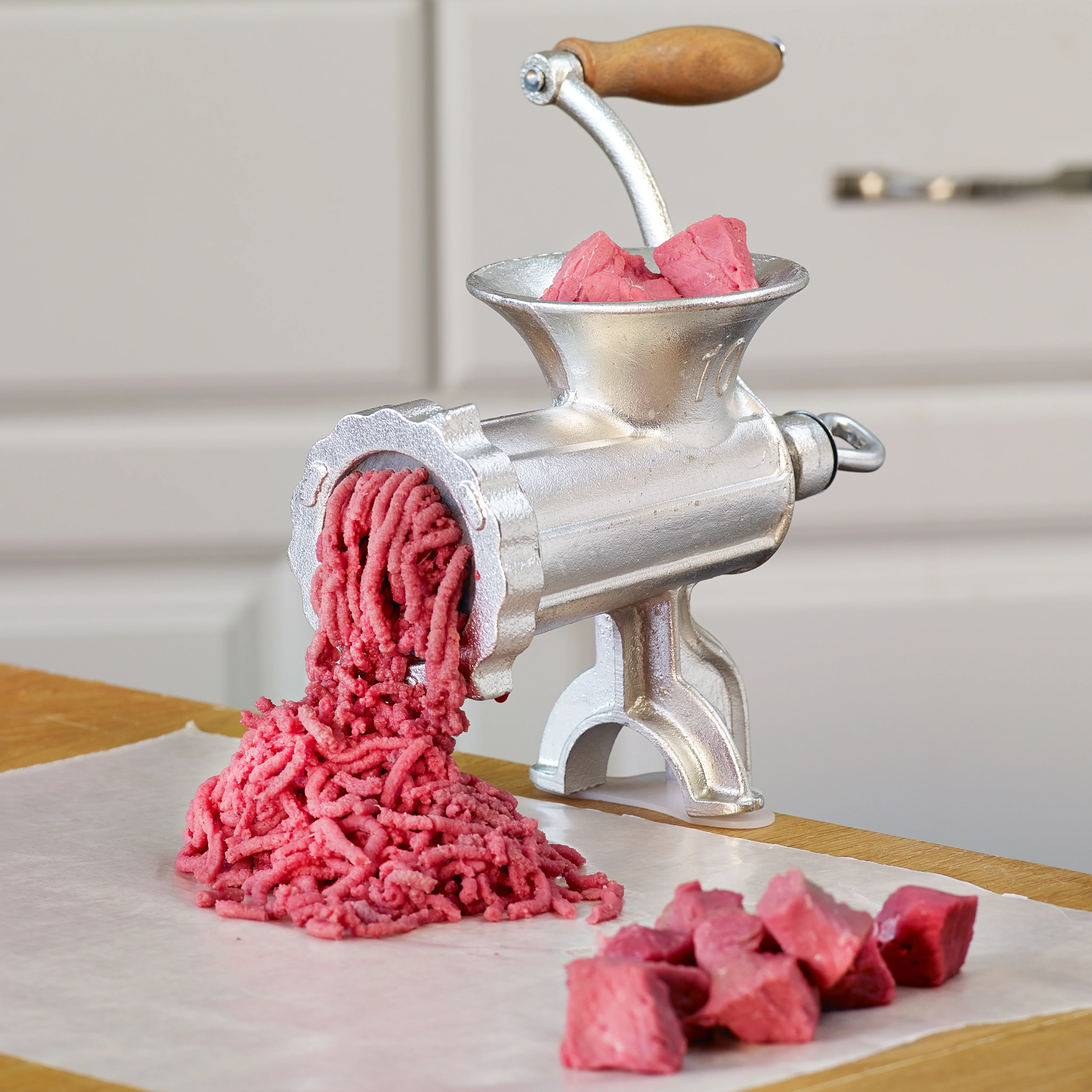 Winco 10" Manual Meat Grinder - Tinned Cast Iron Meat Chopper - Image 3