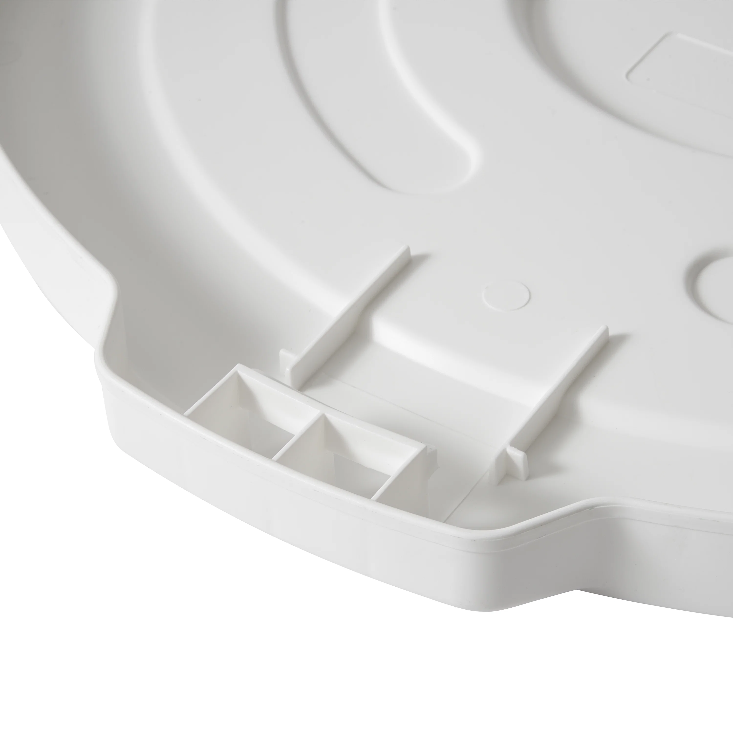 Winco PTCL-20W 21 Inch Lid White Plastic for PTC-20W Trash Receptacle - Image 3