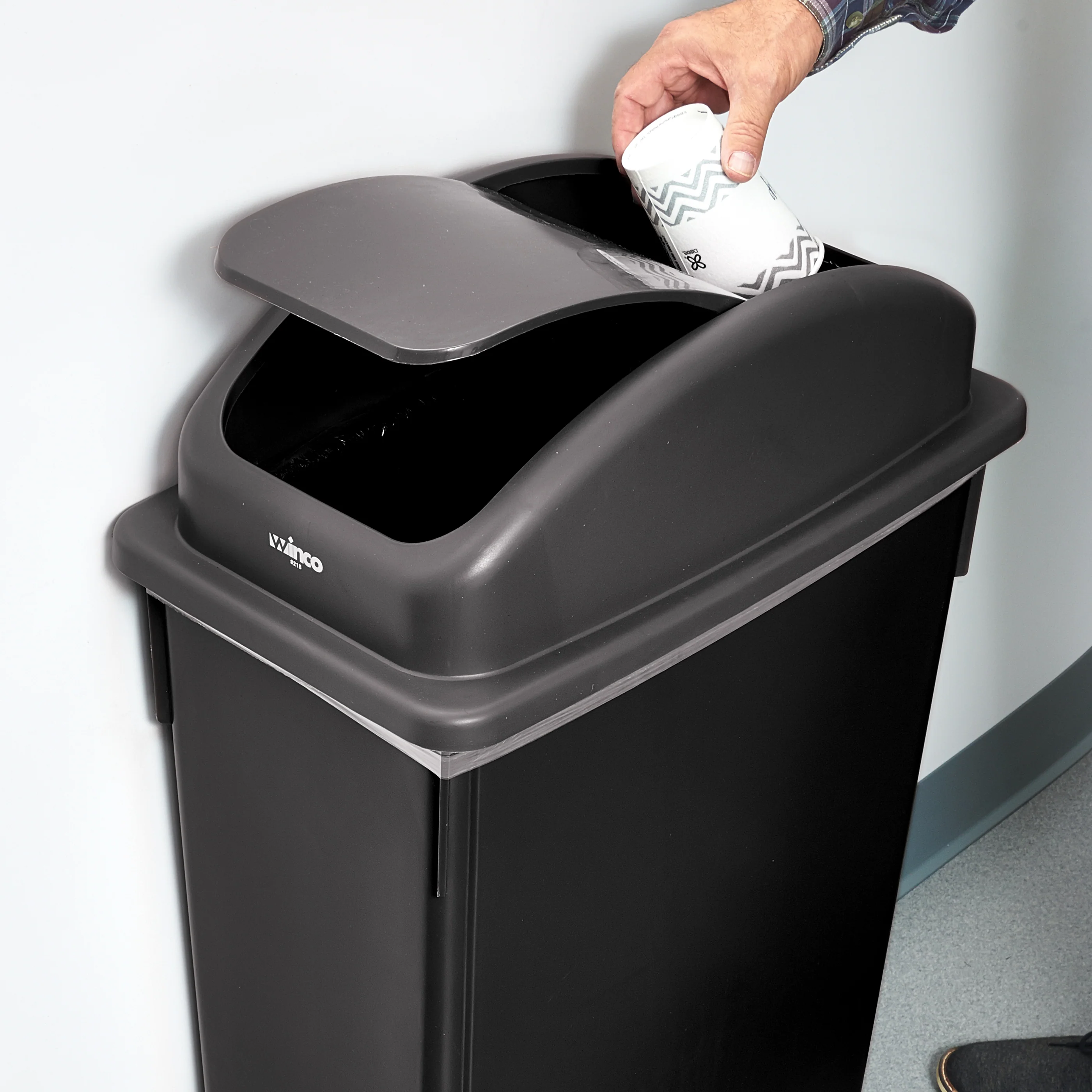 Winco PTCL-23K Cover Black Polypropylene Swing Lid for PTC-23K Trash Receptacles - Image 3