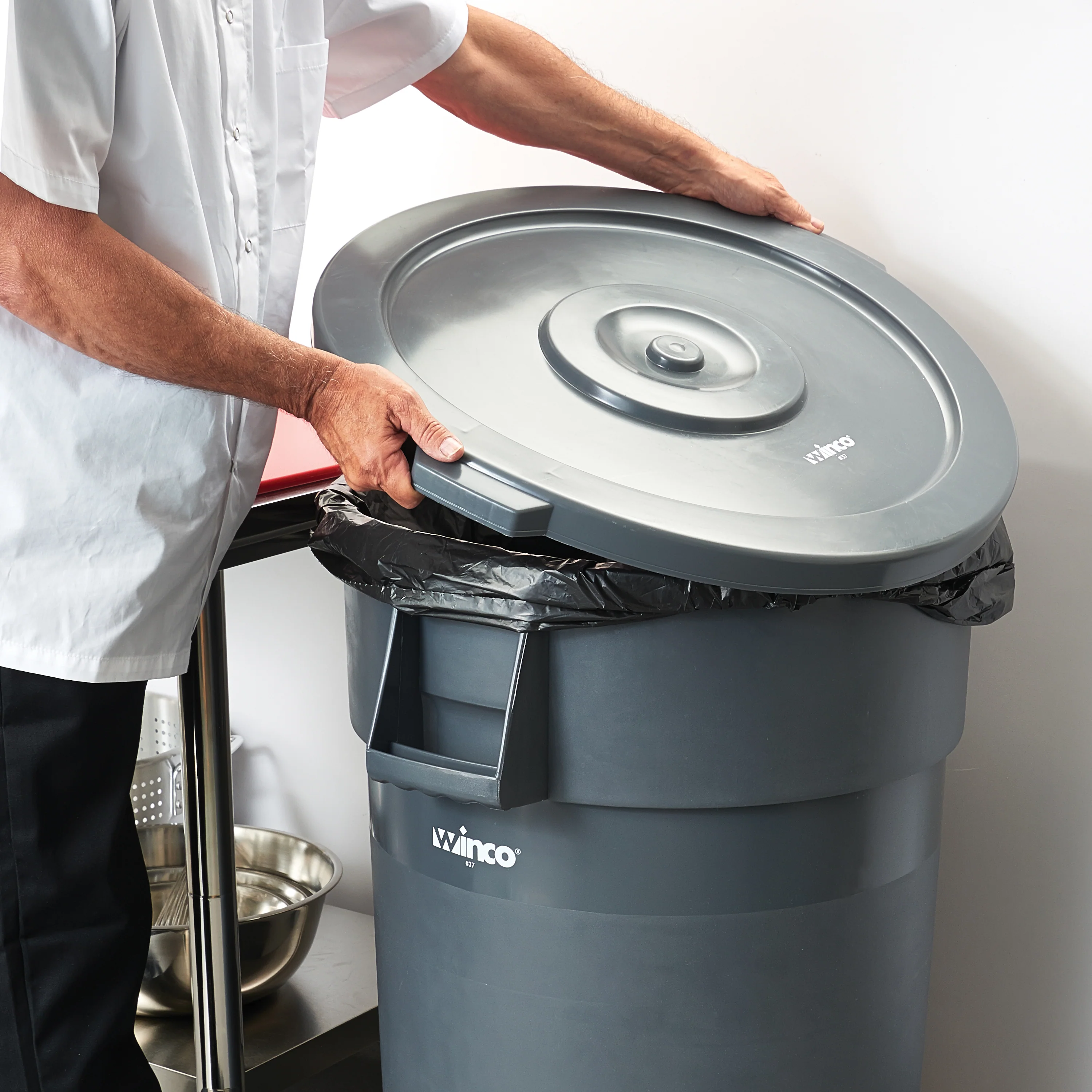 Winco PTCL-44 Lid for PTC-44G HDPE Gray Trash Receptacle Cover - Image 5