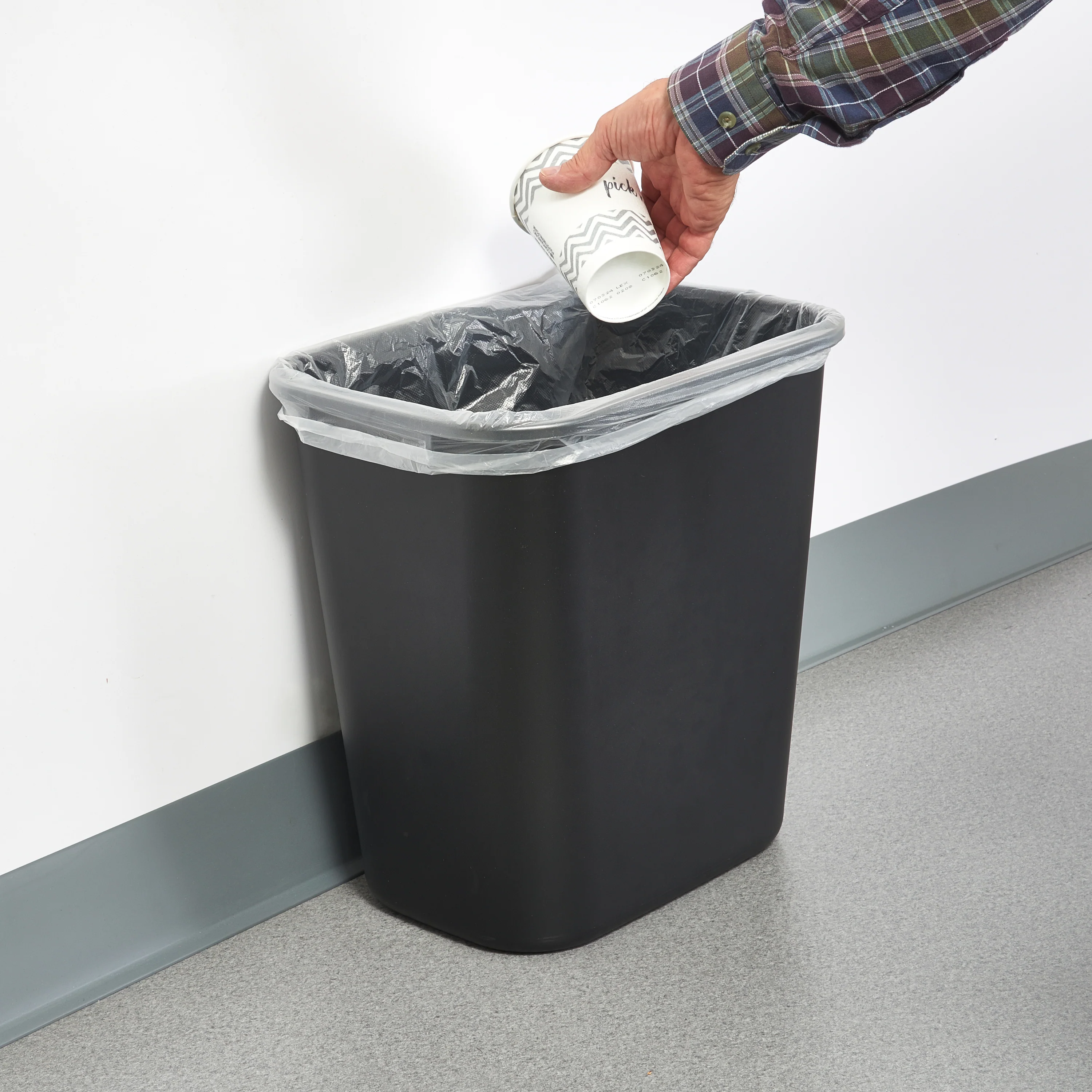 Waste Basket 28 Quart Black - Winco PWR-28K Rectangular LDPE for Commercial Use - Image 4