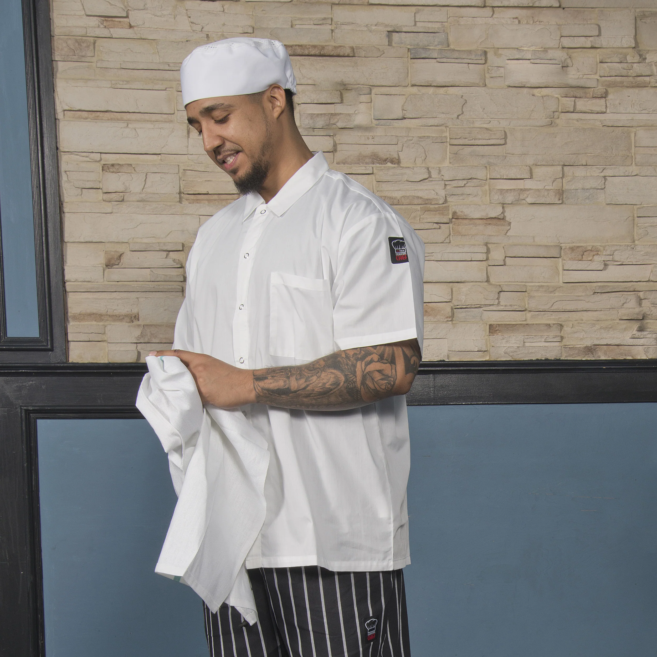 Winco UNF-1WS Small Chef Shirt Short Sleeved Snap Buttons Poly-Cotton White - Image 2