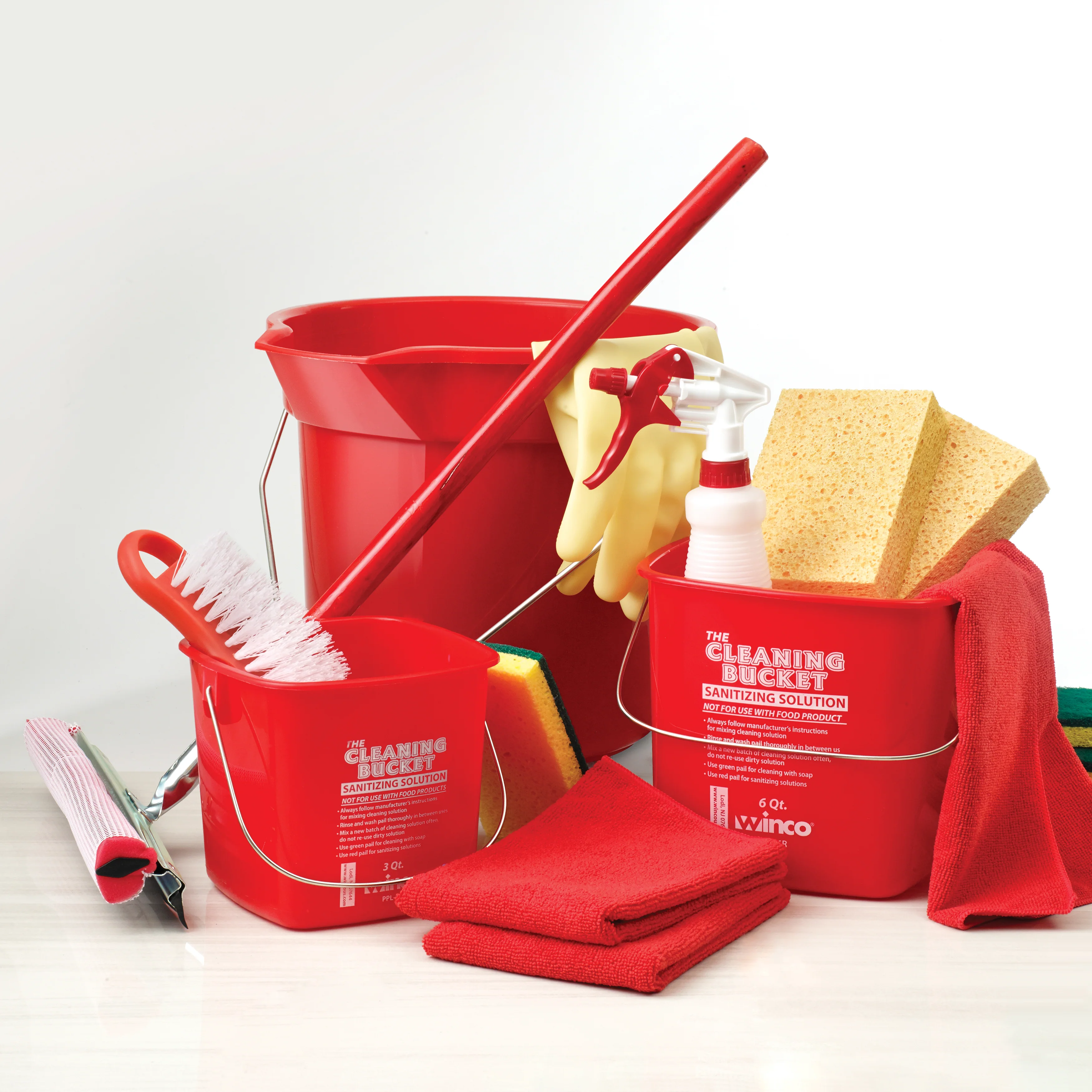 Winco UPP-10R 10 Quart Bucket Red Plastic with Pour Spout and Graduations - Image 2
