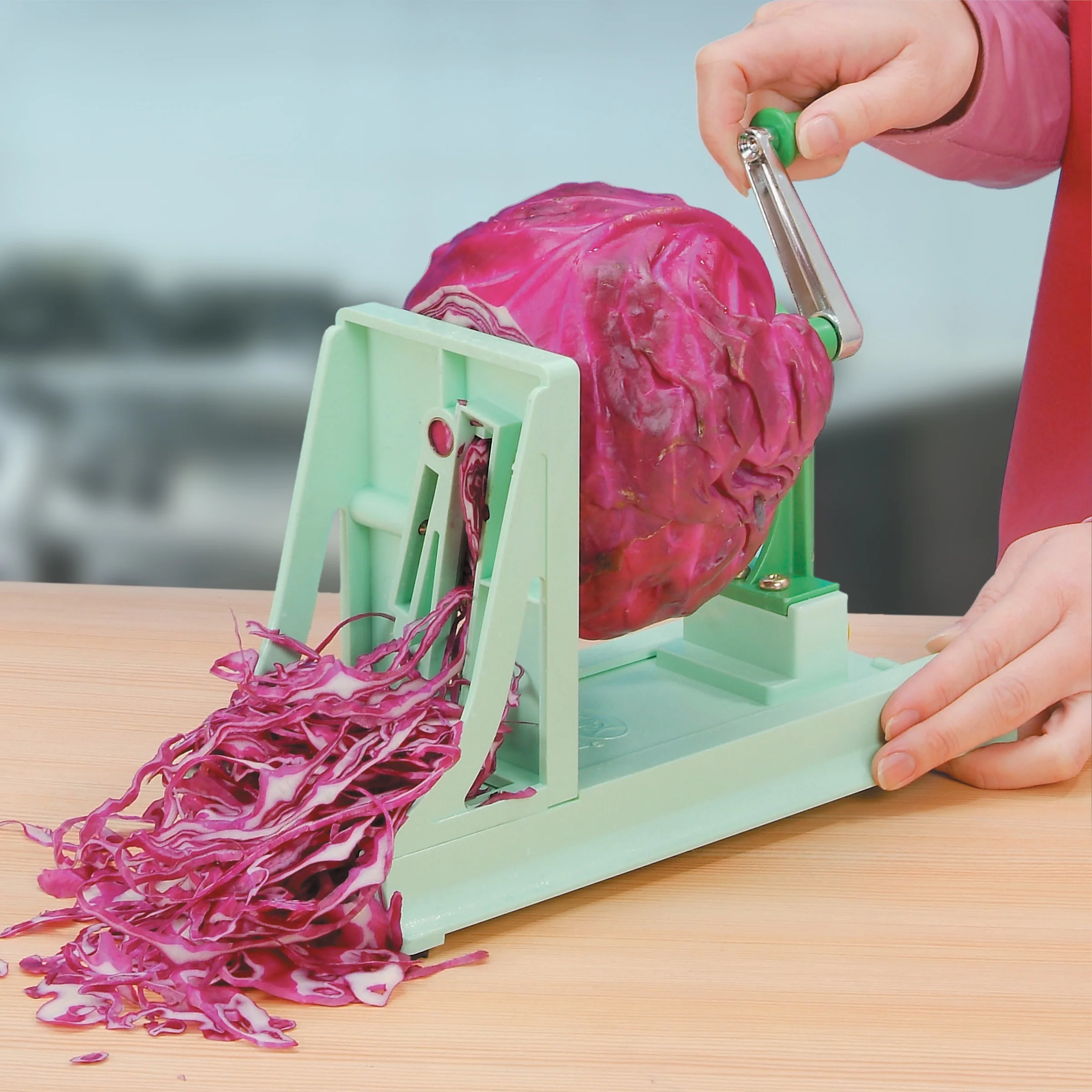Winco VTS-3G 1.19 lb Turning Slicer with Built-in Straight Blades and Julienne Blades - Image 2